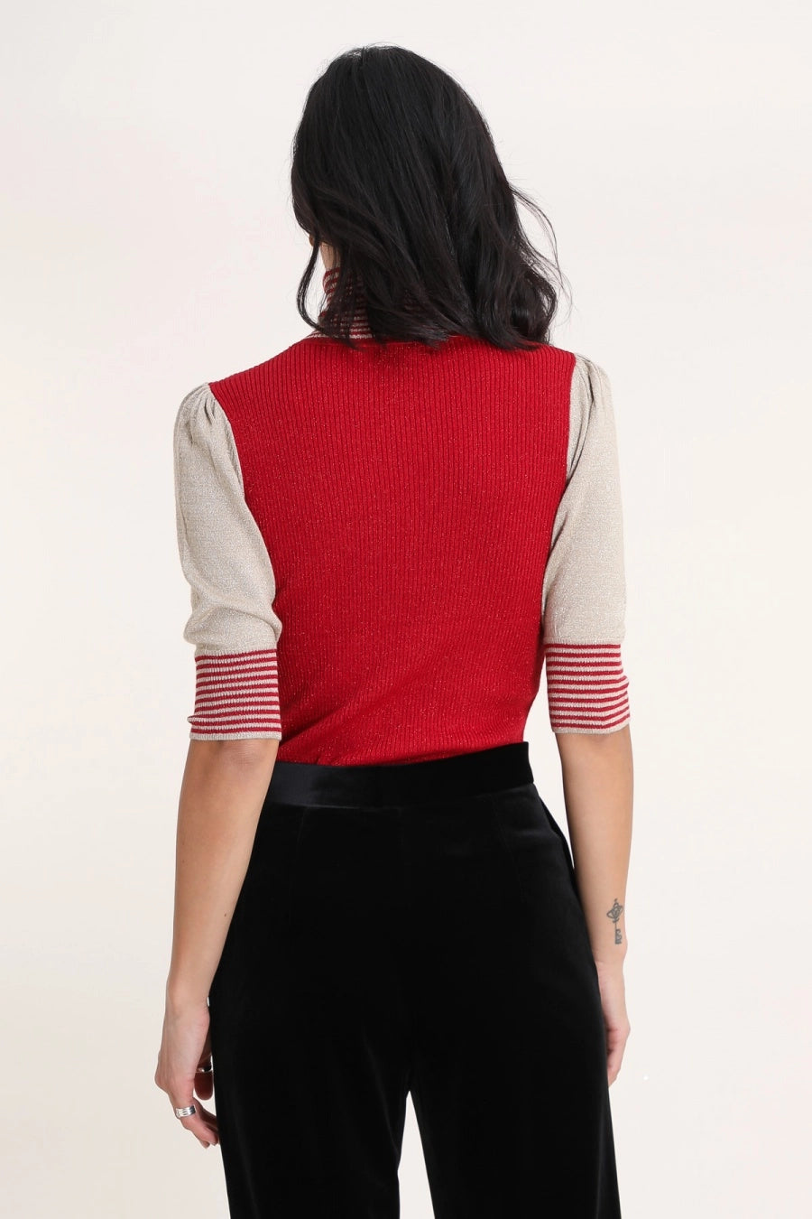 VERO TURTLE NECK TSHIRT