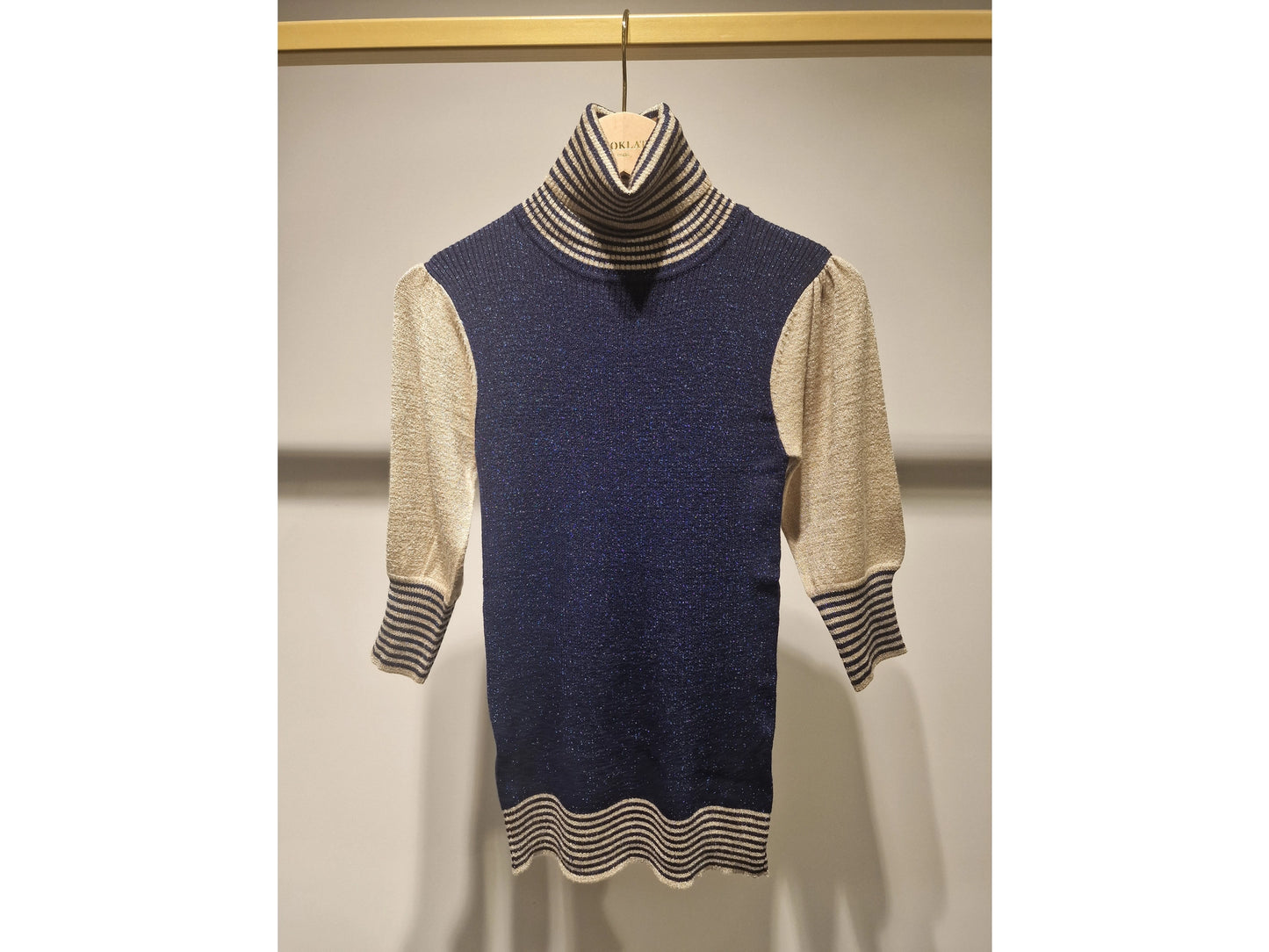 VERO TURTLE NECK TSHIRT